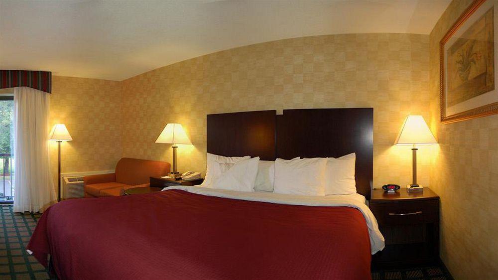 Best Western Plus Keene Hotel Room photo