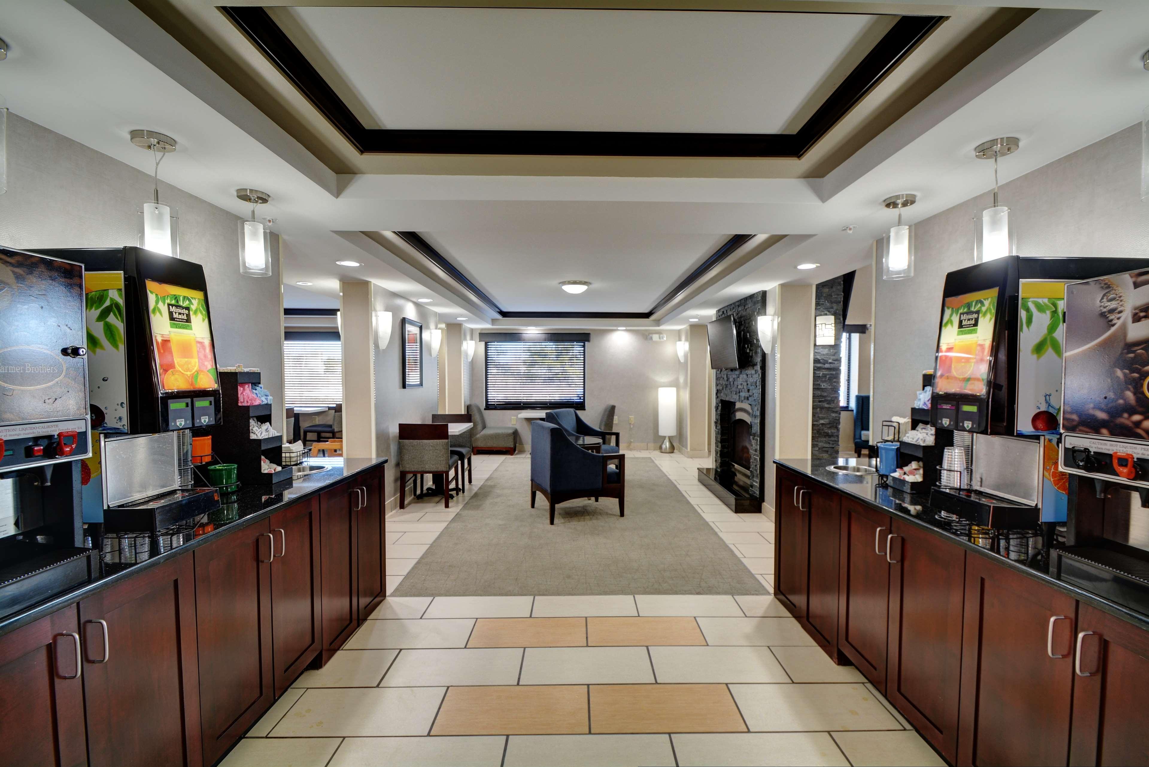 Best Western Plus Keene Hotel Exterior photo