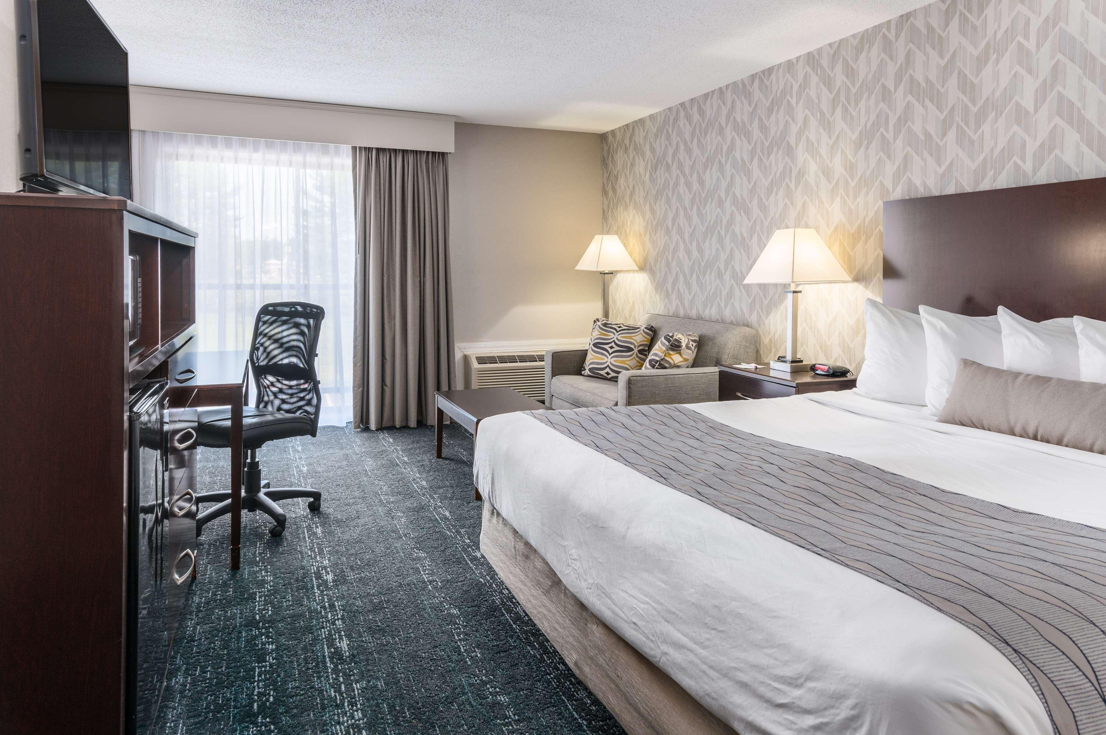 Best Western Plus Keene Hotel Exterior photo