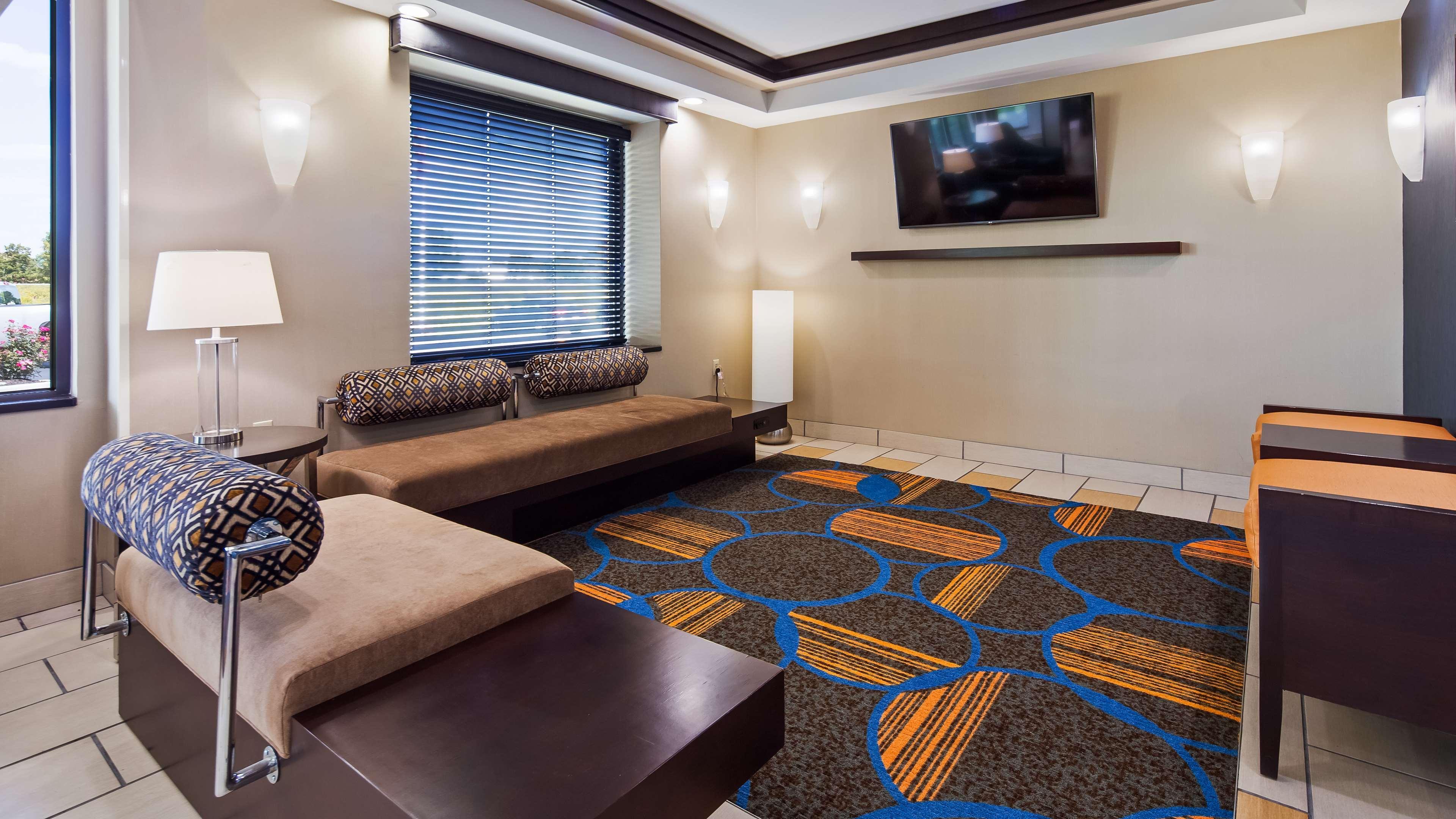 Best Western Plus Keene Hotel Exterior photo