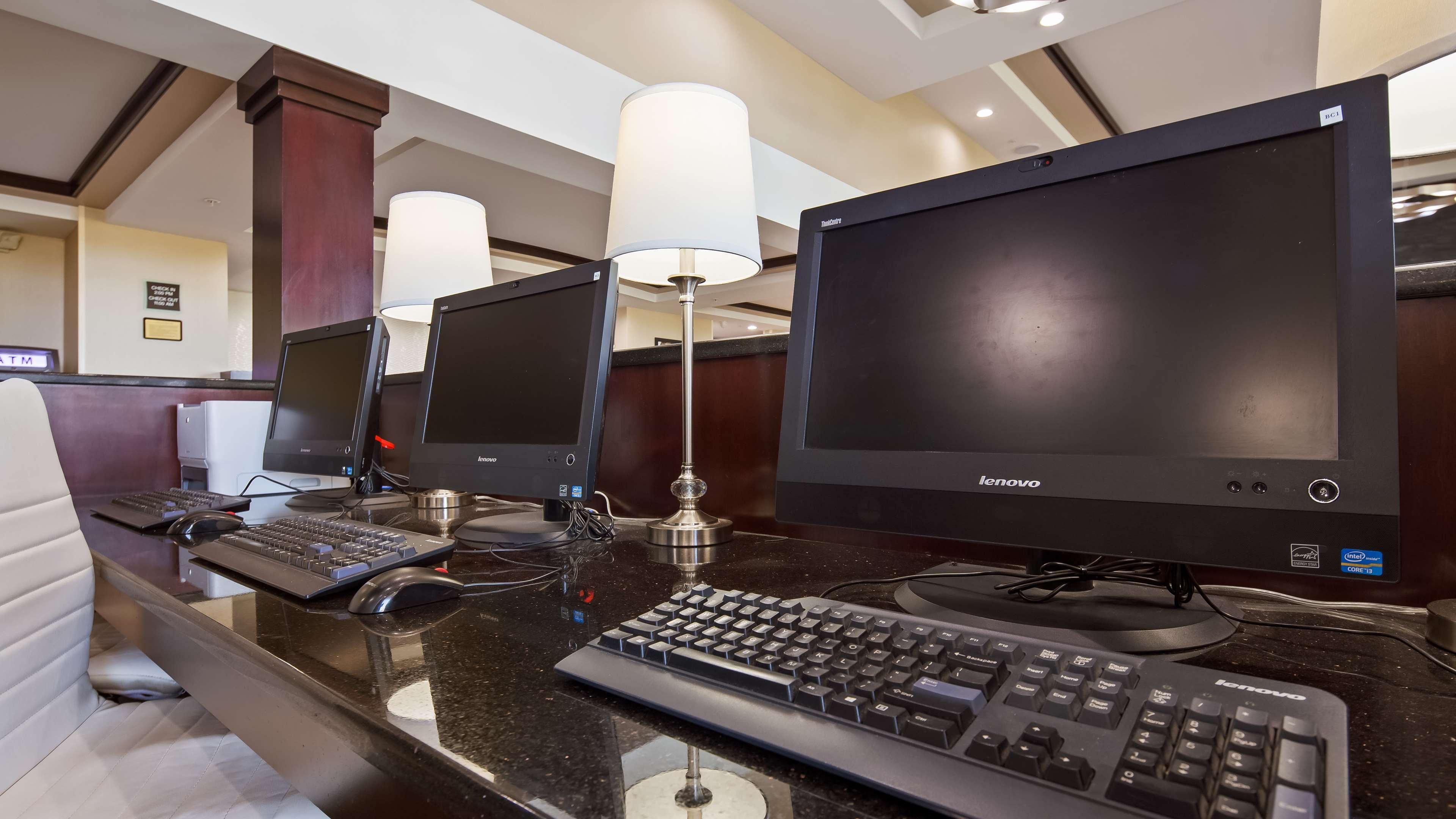 Best Western Plus Keene Hotel Exterior photo