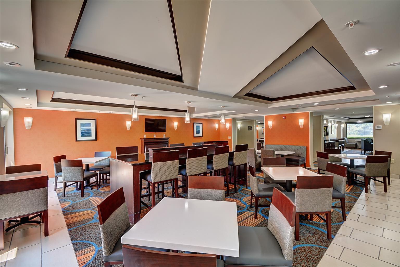 Best Western Plus Keene Hotel Exterior photo